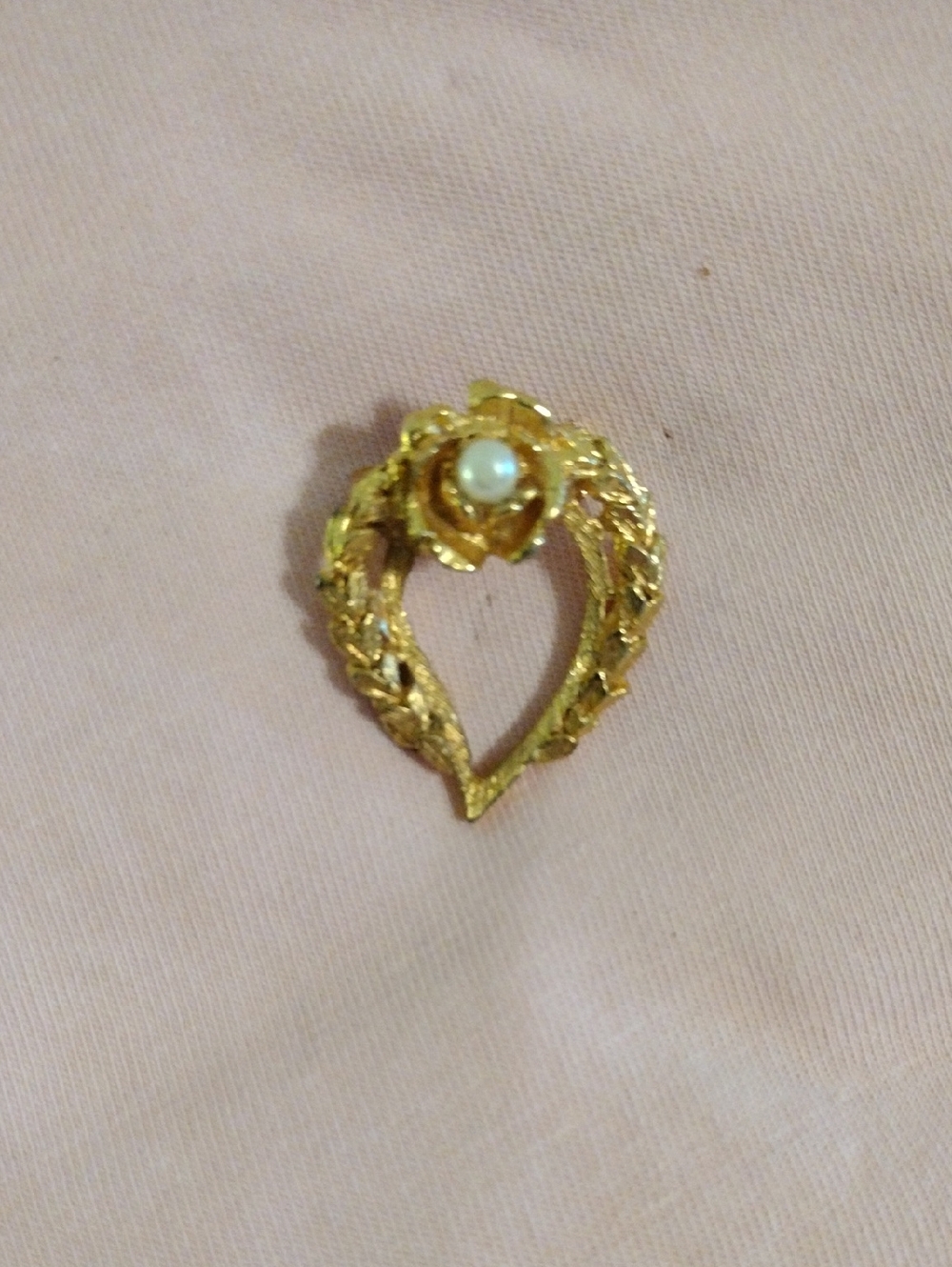 Gold Pearl Leaf Teardrop Brooch - Elegant Women’s Jewelry